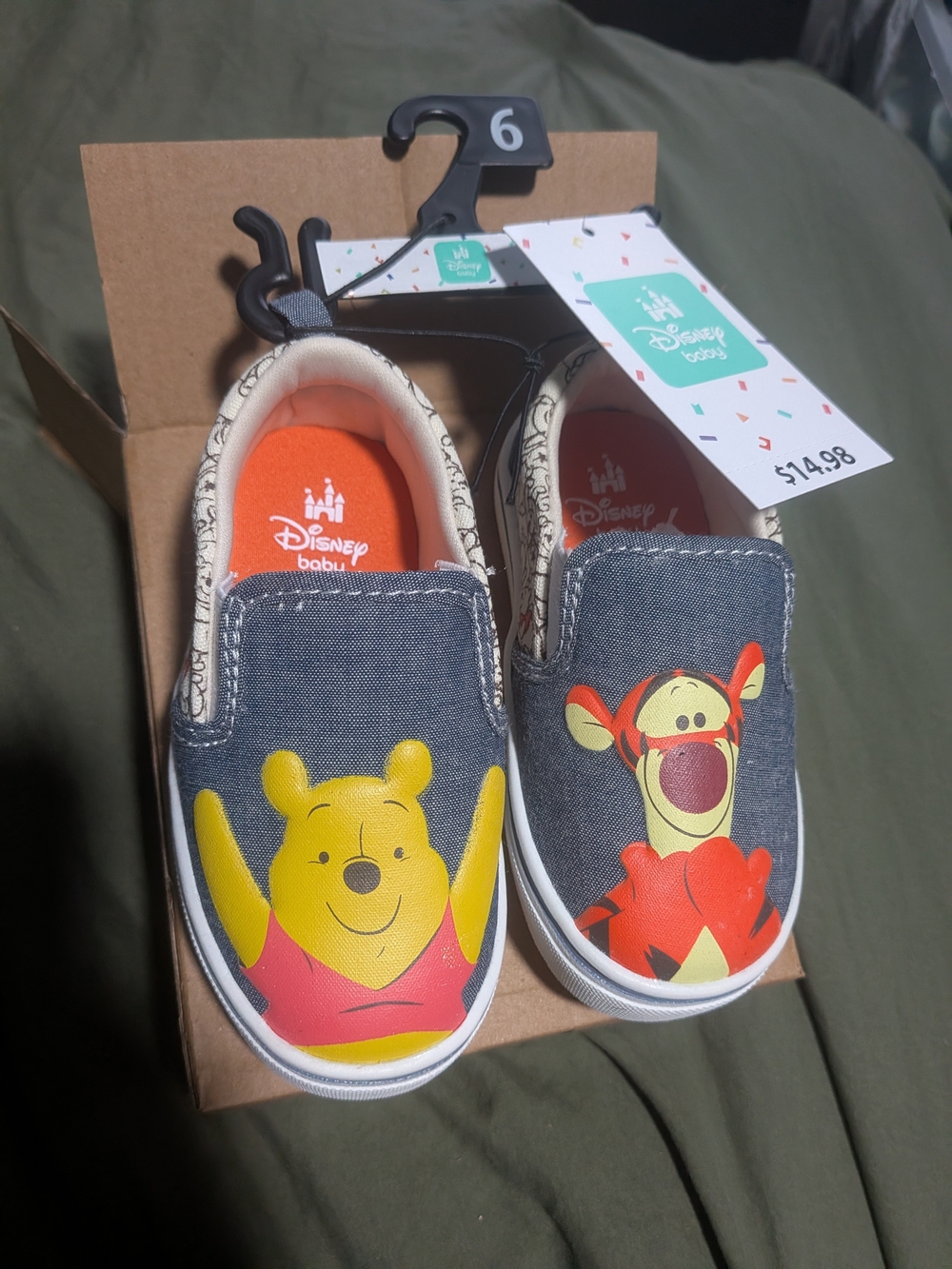 New Disney Winnie the Pooh Classic Baby Shoes- Size 6 Winnie The Pooh & Tigger